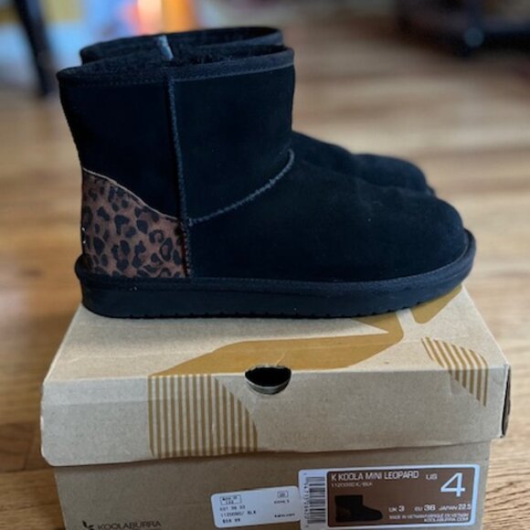 KOOLABURRA BY UGG: YOUTH GIRLS 'KOOLA MINI LEOPARD' SUEDE FASHION BOOTS-SIZE 4 - Picture 1 of 4